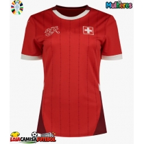 Camisa de Futebol Suíça Equipamento Principal Mulheres Europeu 2024 Manga Curta